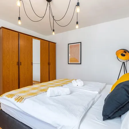 Amia In For 6 People With Jacuzzi & Kids Playground - Pet Friendly Villa